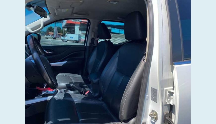 NISSAN FRONTIER 2.3 TD CD XE 4X4 AUT. - BRANCO - 2019 Foto 9 (Grande)