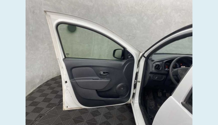 RENAULT LOGAN AUTHENTIQUE 1.0 12V SCE (FLEX) - BRANCO - 2019 Foto 9 (Grande)