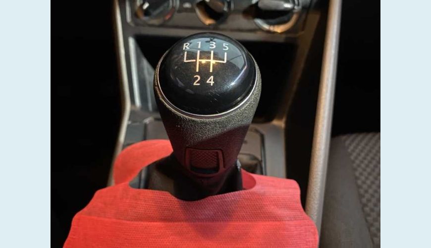 VOLKSWAGEN POLO 1.6 MSI (FLEX) - BRANCO - 2018 Foto 9 (Grande)