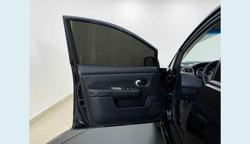 NISSAN TIIDA SL 1.8 (FLEX) (AUT) - PRETO - 2012 Foto 9 (Grande)