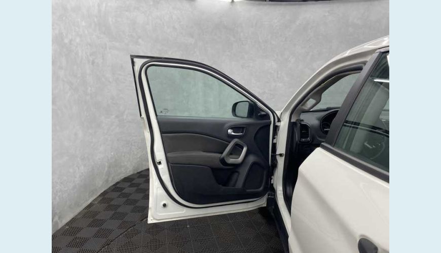 FIAT TORO ENDURANCE 1.8 MT5 FLEX 4P - PRATA - 2021 Foto 9 (Grande)