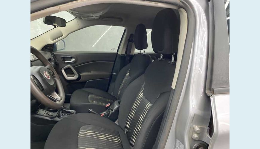 FIAT TORO ENDURANCE 1.8 AT6 FLEX AUT. - PRATA - 2021 Foto 9 (Grande)