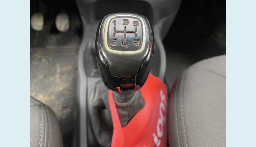 FIAT UNO ATTRACTIVE 1.0 FLEX 4P - BRANCO - 2016 Foto 9 (Grande)