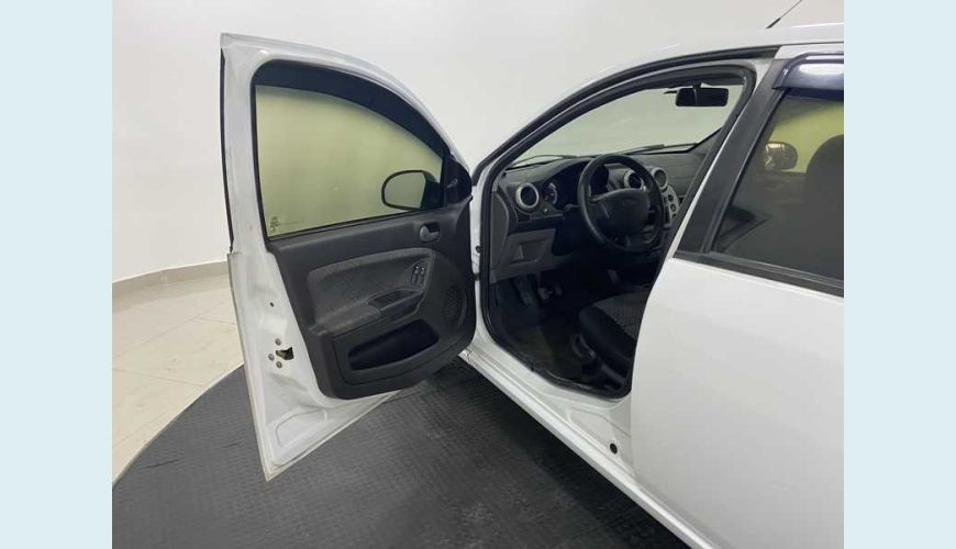 FORD FIESTA HATCH S PLUS 1.0 ROCAM (FLEX) - BRANCO - 2014 Foto 9 (Grande)