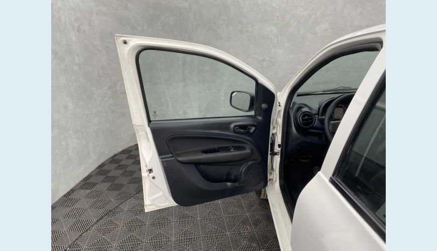 FIAT UNO ATTRACTIVE 1.0 8V (FLEX) 4P - BRANCO - 2020 Foto 9 (Grande)