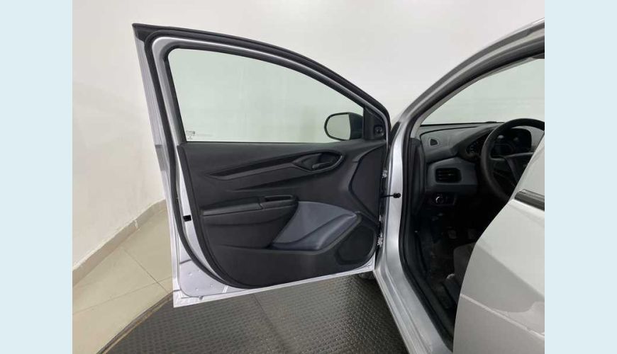 CHEVROLET ONIX PLUS 1.0 TURBO (FLEX) (AUT) - PRATA - 2020 Foto 9 (Grande)