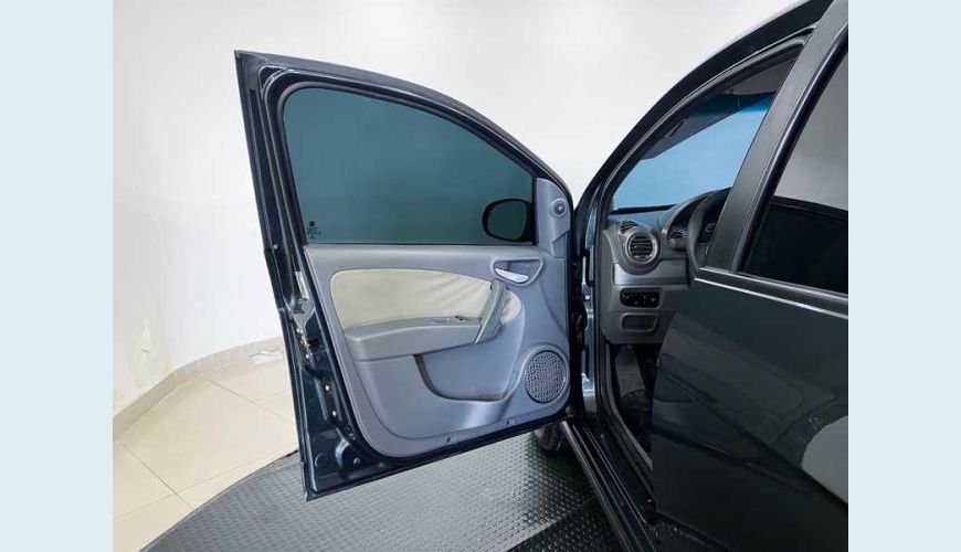 FIAT GRAND SIENA ESSENCE 1.6 16V DUALOGIC FLEX - CINZA - 2013 Foto 9 (Grande)