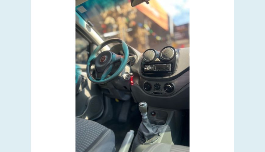 FIAT PALIO - PRATA - 2014 Foto 9 (Grande)