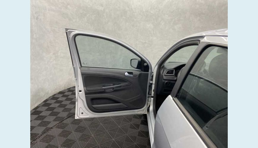 VOLKSWAGEN VOYAGE 1.6 MSI 8V (FLEX) - PRATA - 2019 Foto 9 (Grande)