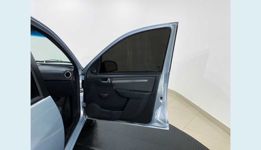 CHEVROLET CELTA LT 1.0 (FLEX) - PRATA - 2015 Foto 9 (Grande)