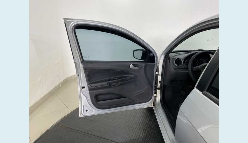 VOLKSWAGEN GOL 1.0 TEC TRACK (FLEX) - PRATA - 2014 Foto 9 (Grande)