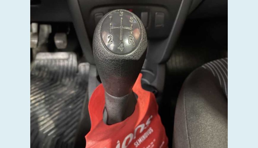 RENAULT LOGAN AUTHENTIQUE 1.0 12V SCE (FLEX) - PRATA - 2018 Foto 9 (Grande)