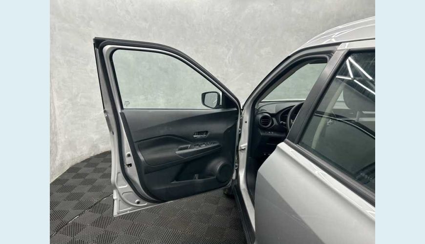 NISSAN KICKS SENSE CVT 1.6 (FLEX) - PRATA - 2024 Foto 9 (Grande)