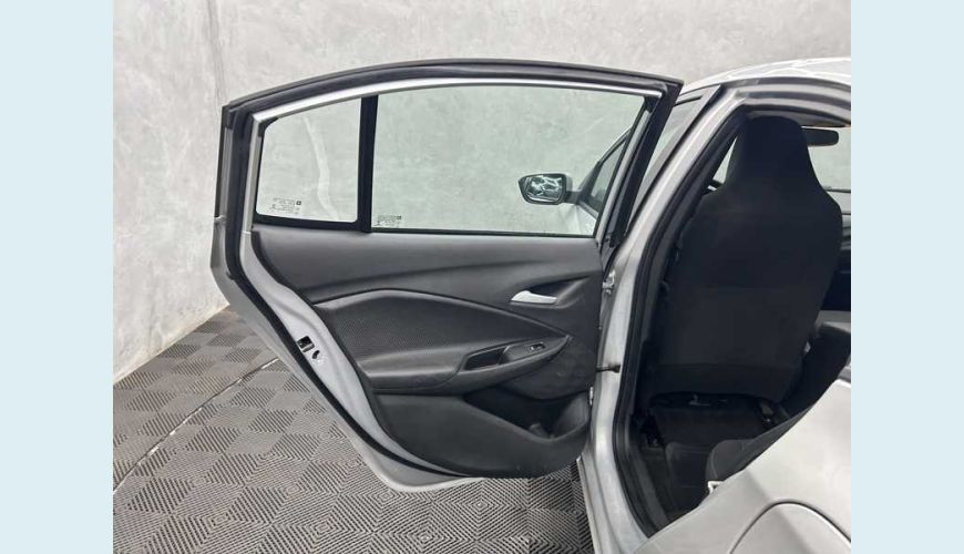 CHEVROLET ONIX PLUS 1.0 LTZ TURBO (FLEX) (AUT) - PRATA - 2021 Foto 9 (Grande)