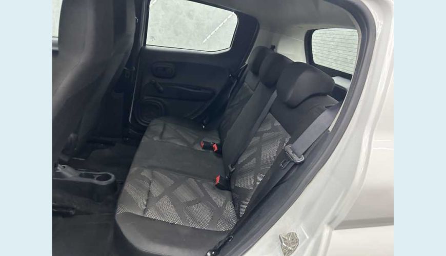 FIAT MOBI LIKE 1.0 (FLEX) - BRANCO - 2023 Foto 9 (Grande)