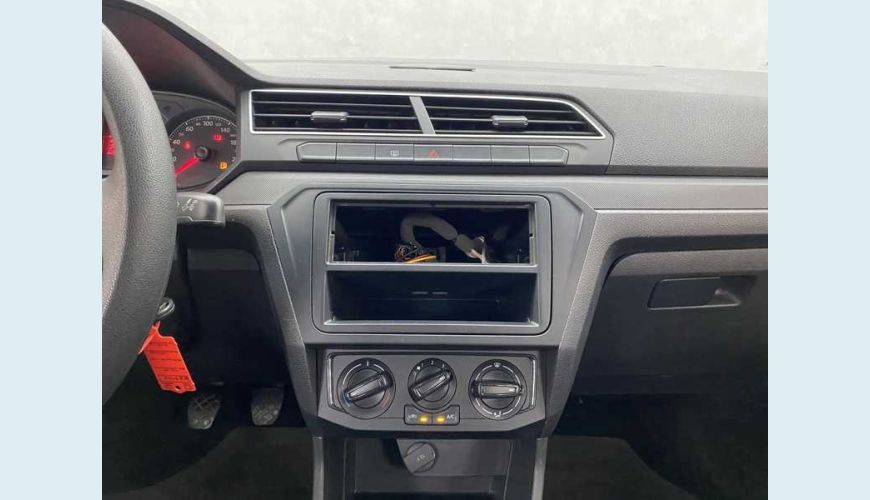 VOLKSWAGEN VOYAGE 1.6 TRENDLINE (FLEX) - BRANCO - 2018 Foto 9 (Grande)