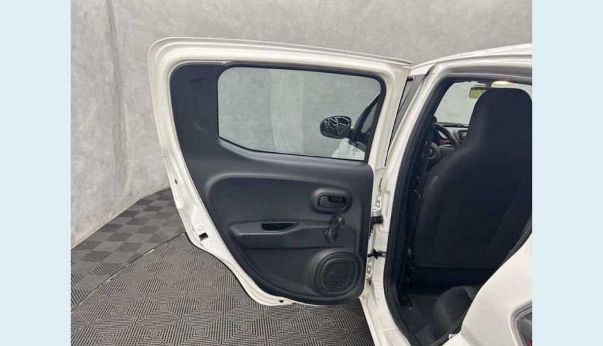 FIAT MOBI LIKE 1.0 (FLEX) - BRANCO - 2021 Foto 9 (Grande)