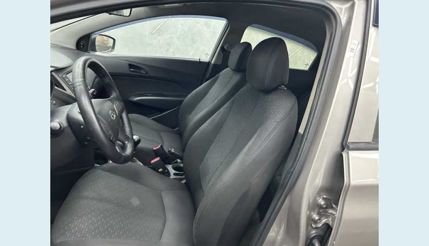 HYUNDAI HB 20 1.0 COMFORT BLUEMEDIA (FLEX) - PRATA - 2018 Foto 9 (Grande)