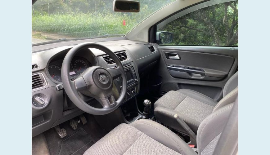 VOLKSWAGEN FOX 1.0 8V (G2) 4P - BRANCO - 2014 Foto 9 (Grande)