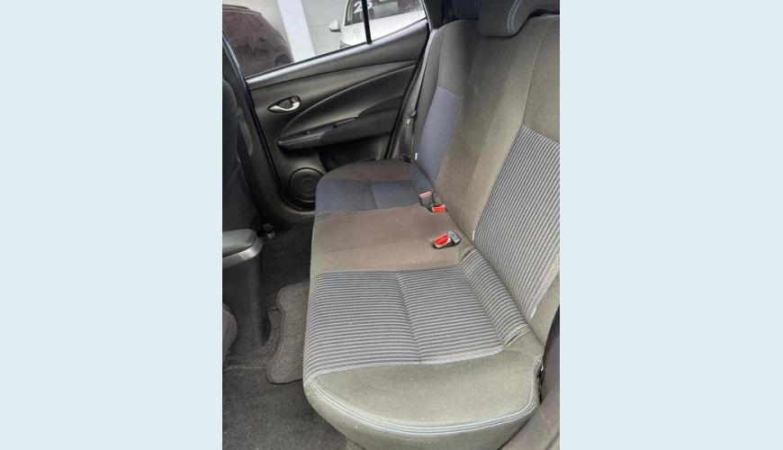TOYOTA YARIS HB XL 13 AT - PRETO - 2019 Foto 9 (Grande)