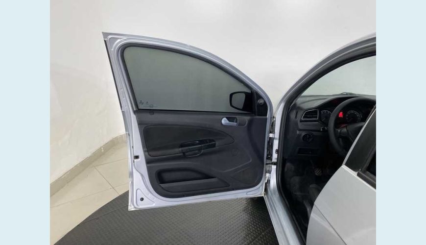 VOLKSWAGEN VOYAGE 1.6 MSI 8V FLEX MANUAL 4P - PRATA - 2019 Foto 9 (Grande)