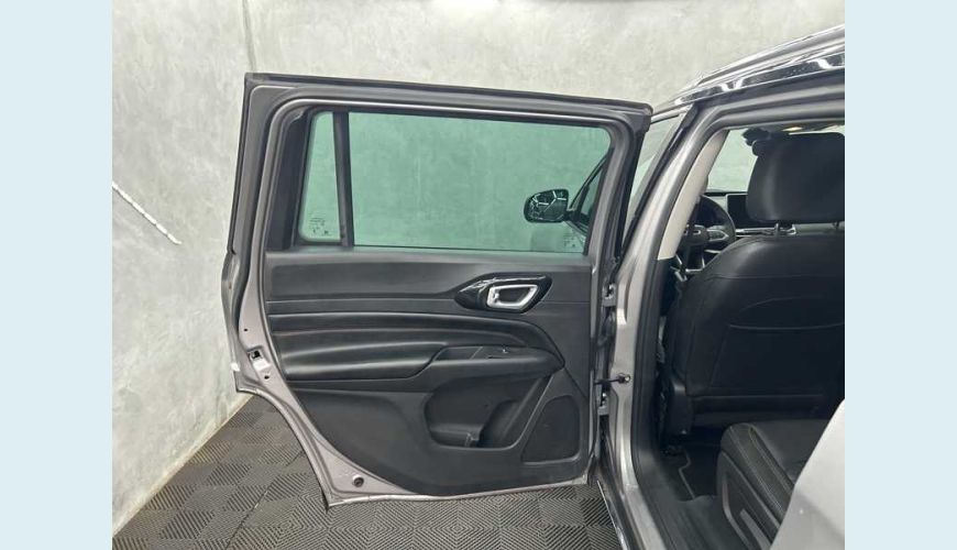 JEEP COMMANDER LIMITED 1.3 T270 FLEX AUT. 4P - PRATA - 2023 Foto 9 (Grande)