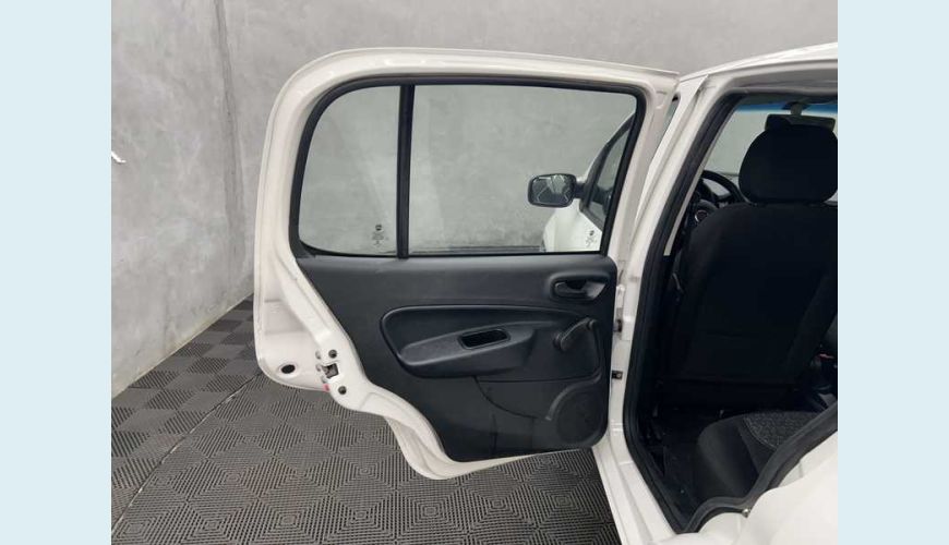 FIAT UNO ATTRACTIVE 1.0 FLEX MANUAL 4P - BRANCO - 2021 Foto 9 (Grande)