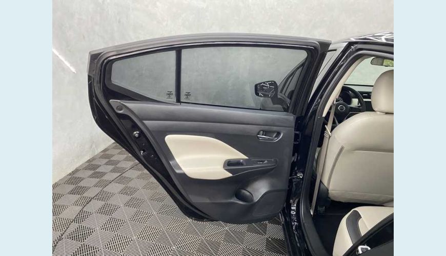 NISSAN VERSA EXCLUSIVE 1.6 FLEX AUT. 4P - PRETO - 2022 Foto 9 (Grande)