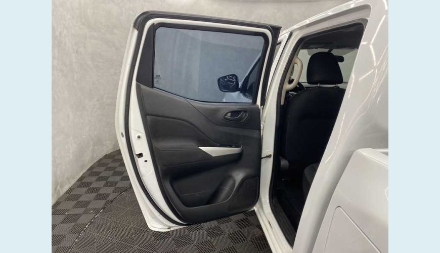 NISSAN FRONTIER 2.3 TD DIESEL MANUAL 4P - BRANCO - 2021 Foto 9 (Grande)
