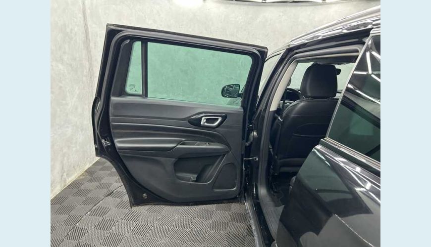 JEEP COMMANDER LIMITED 1.3 T270 FLEX AUT. 4P - PRETO - 2023 Foto 9 (Grande)
