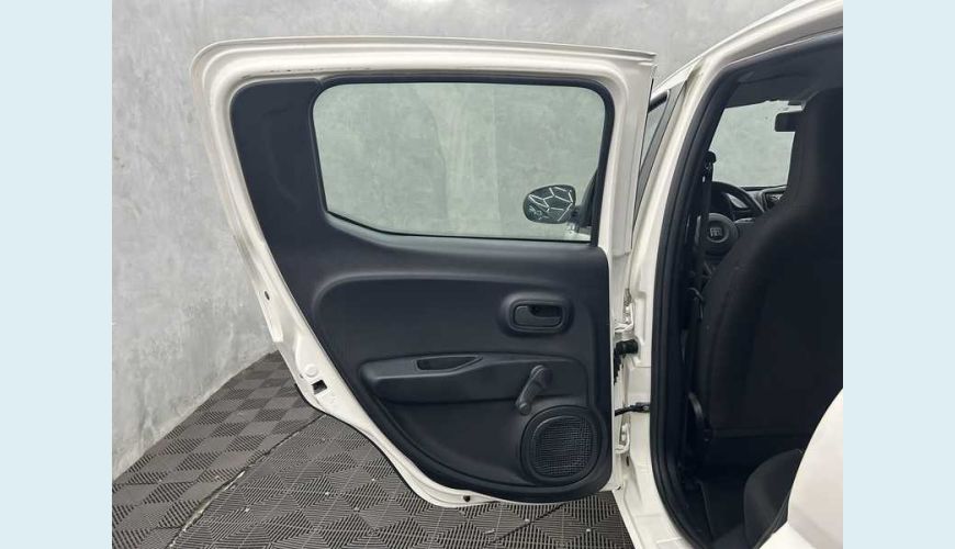FIAT MOBI LIKE 1.0 FLEX MANUAL 4P - BRANCO - 2021 Foto 9 (Grande)