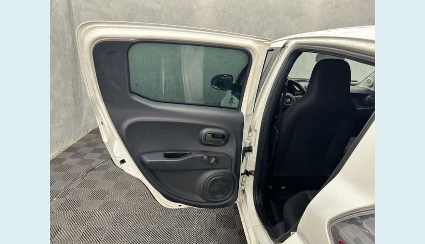 FIAT MOBI LIKE 1.0 FLEX MANUAL 4P - BRANCO - 2021 Foto 9 (Grande)