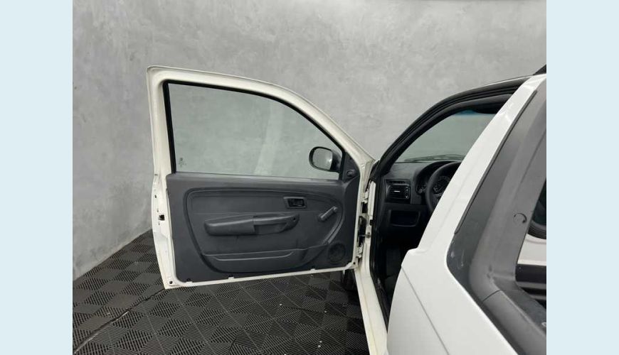 FIAT STRADA HARD WORKING 1.4 FLEX MANUAL 2P - BRANCO - 2019 Foto 9 (Grande)