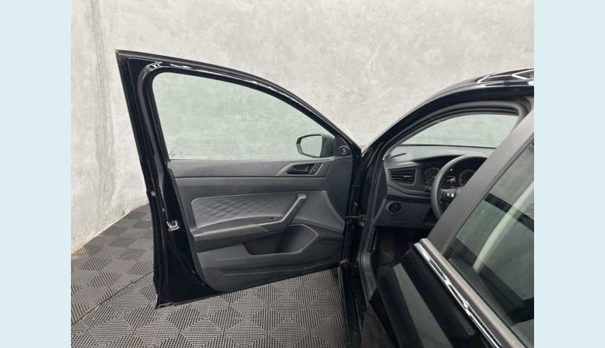 VOLKSWAGEN POLO TRACK 1.0 12V FLEX MANUAL 4P - PRETO - 2023 Foto 9 (Grande)