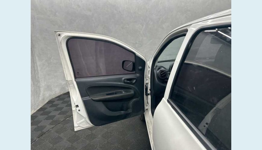 FIAT UNO ATTRACTIVE 1.0 FLEX MANUAL 4P - BRANCO - 2021 Foto 9 (Grande)