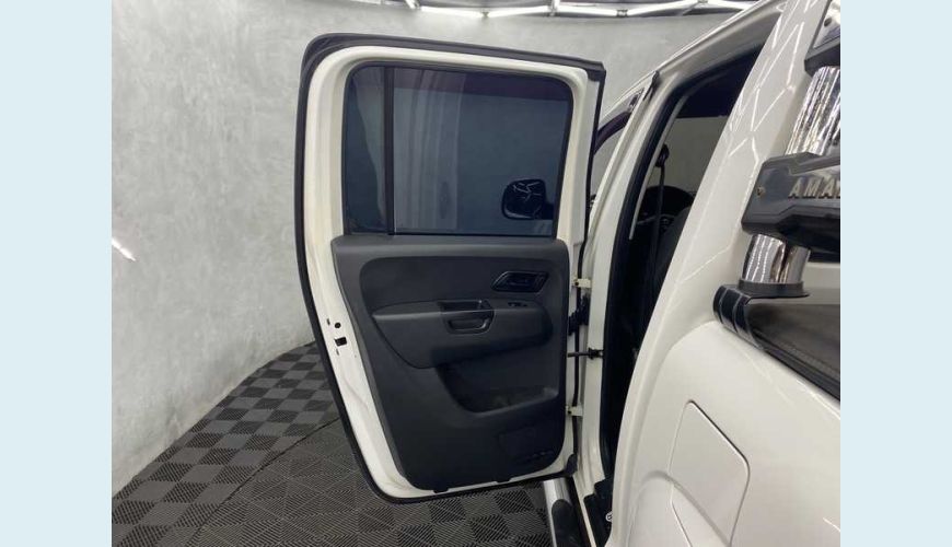 VOLKSWAGEN AMAROK S 4X4 CD 2.0 TDI DIESEL MANUAL 4P - BRANCO - 2017 Foto 9 (Grande)