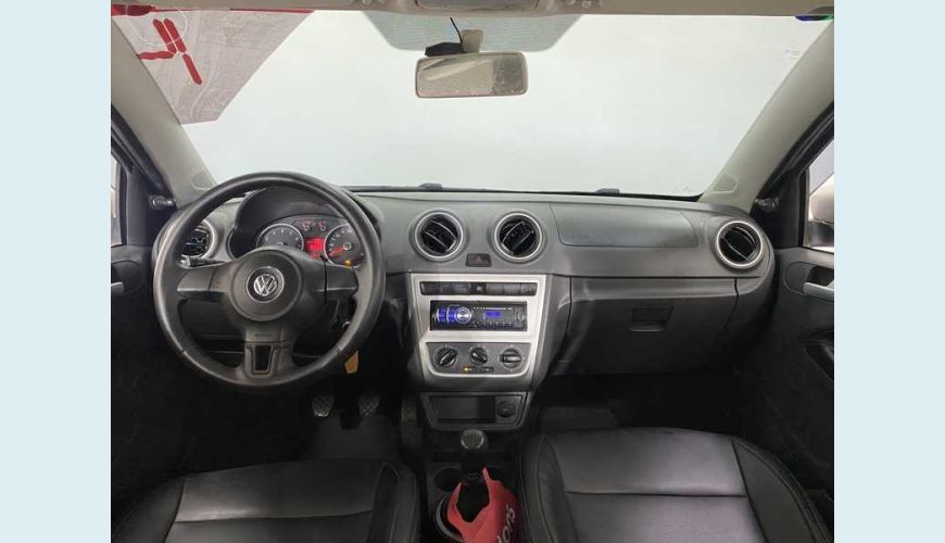 VOLKSWAGEN VOYAGE VHT 1.6 FLEX MANUAL 4P - PRATA - 2014 Foto 9 (Grande)