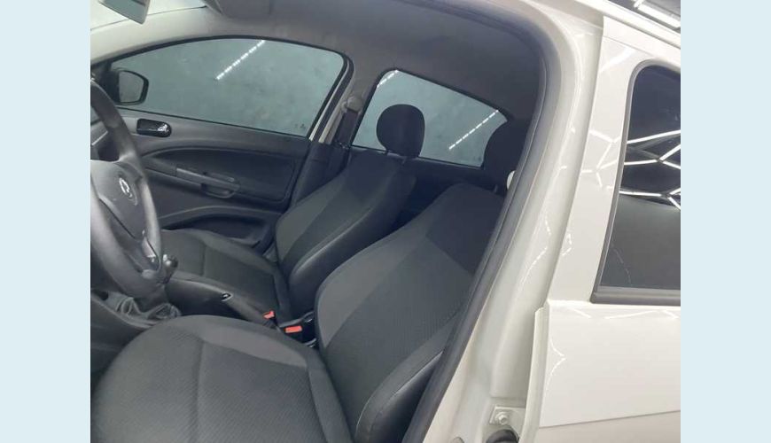 VOLKSWAGEN VOYAGE 1.0 MPI FLEX MANUAL 4P - BRANCO - 2023 Foto 9 (Grande)