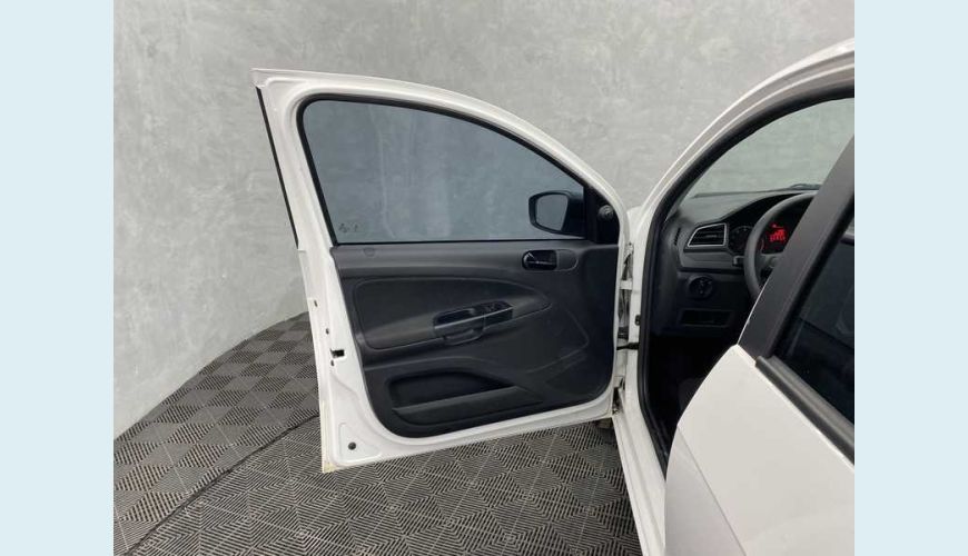 VOLKSWAGEN VOYAGE 1.6 MSI 8V FLEX MANUAL 4P - BRANCO - 2021 Foto 9 (Grande)