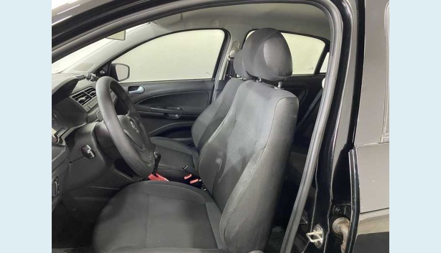 VOLKSWAGEN GOL 1.6 MSI FLEX MANUAL 4P - PRETO - 2019 Foto 9 (Grande)