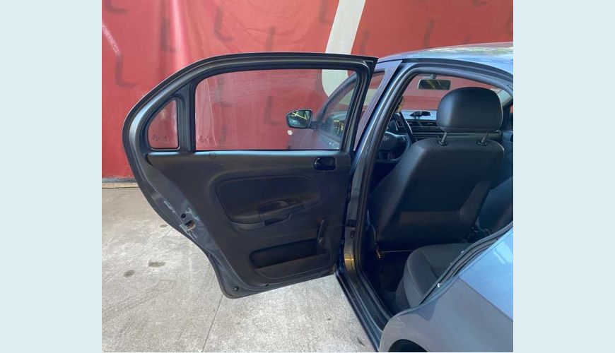 VOLKSWAGEN VOYAGE 1.6 MSI 8V FLEX MANUAL 4P - CINZA - 2020 Foto 9 (Grande)