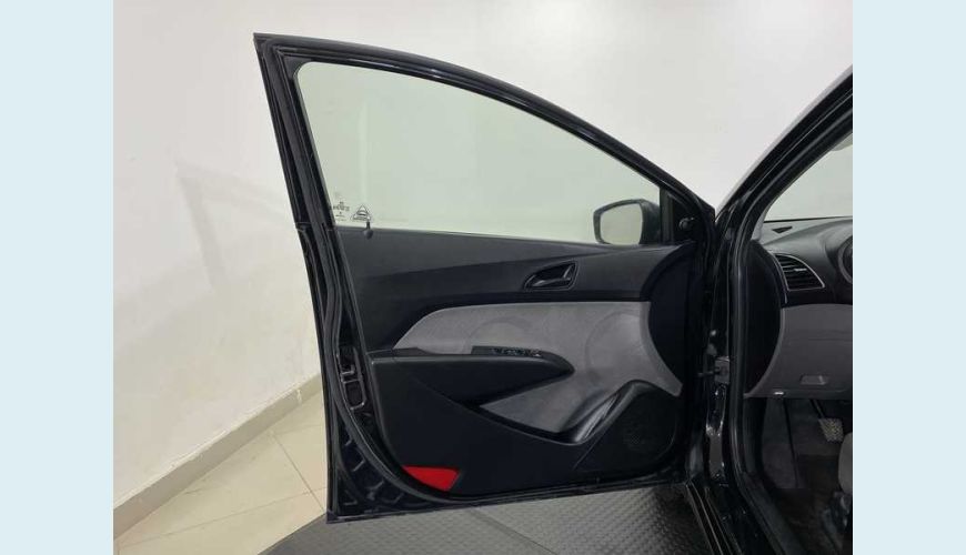 HYUNDAI HB 20S COMFORT PLUS 1.0 FLEX MANUAL 4P - PRETO - 2015 Foto 9 (Grande)