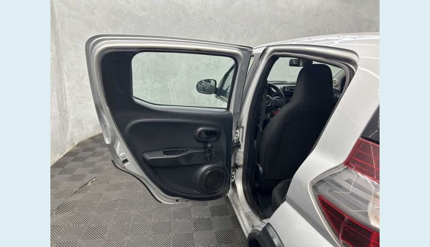 FIAT MOBI LIKE 1.0 FLEX MANUAL 4P - PRATA - 2022 Foto 9 (Grande)