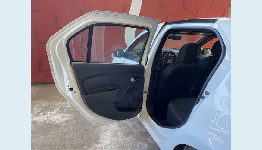 RENAULT LOGAN ZEN 1.0 12V SCE FLEX MANUAL 4P - BRANCO - 2021 Foto 9 (Grande)