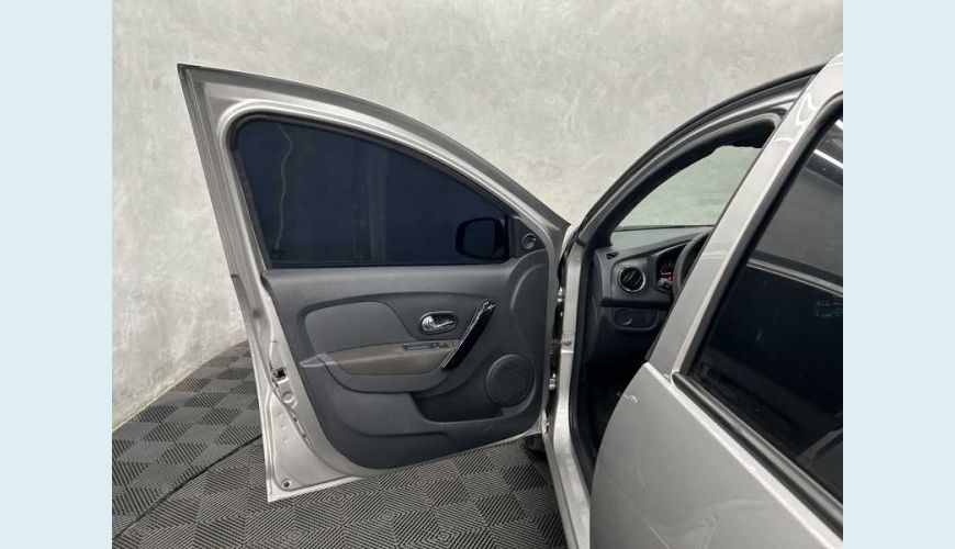 RENAULT LOGAN ZEN 1.0 12V FLEX MANUAL 4P - PRATA - 2021 Foto 9 (Grande)