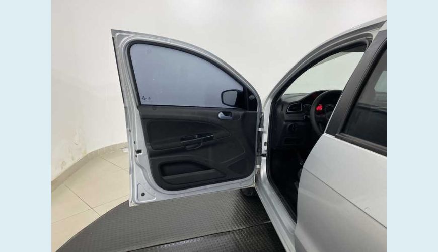 VOLKSWAGEN VOYAGE 1.6 MSI 8V FLEX MANUAL 4P - PRATA - 2019 Foto 9 (Grande)
