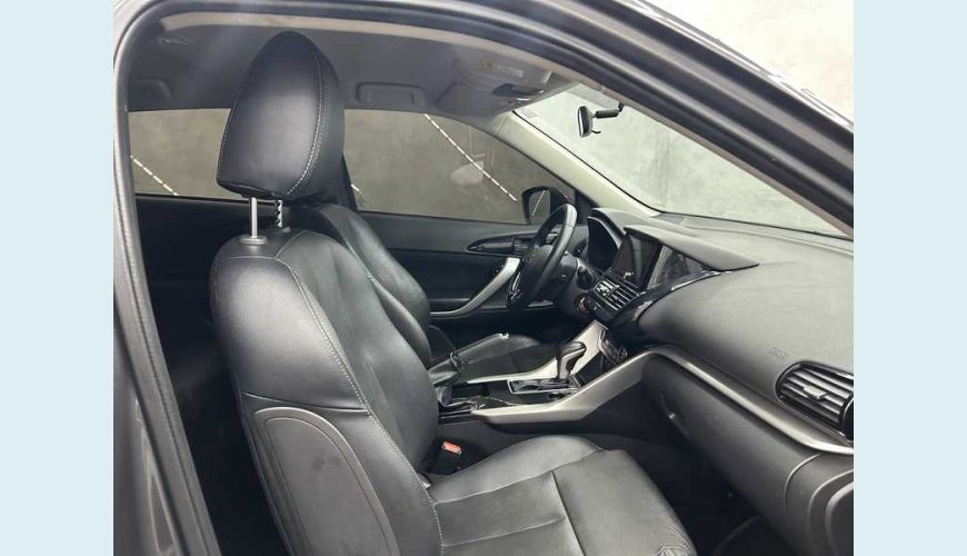 MITSUBISHI ECLIPSE CROSS GLS 1.5 TURBO AUT. 4P - CINZA - 2023 Foto 9 (Grande)