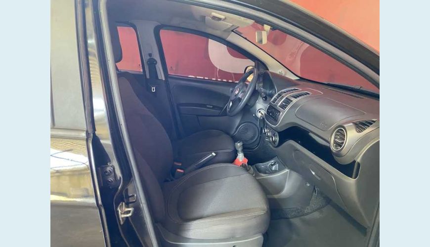FIAT GRAND SIENA ESSENCE 1.6 16V FLEX MANUAL 4P - PRETO - 2017 Foto 9 (Grande)