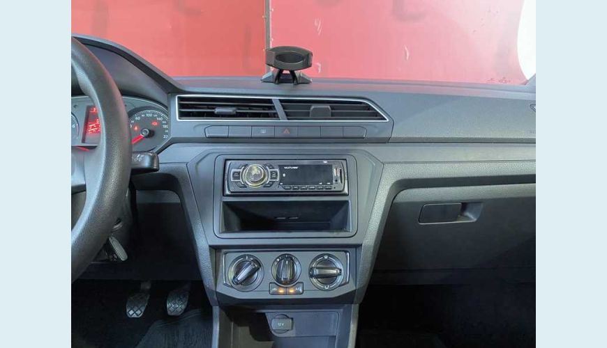 VOLKSWAGEN VOYAGE TRENDLINE 1.0 MPI FLEX MANUAL 4P - PRATA - 2017 Foto 9 (Grande)