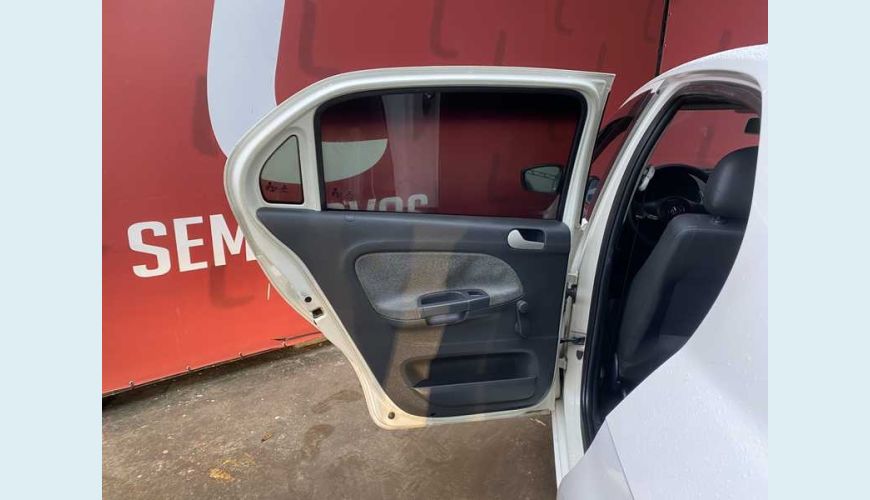 VOLKSWAGEN GOL TEC 1.0 FLEX MANUAL 2P - BRANCO - 2014 Foto 9 (Grande)
